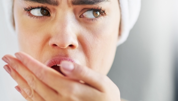 Ini Penyebab Gigi Membusuk Bisa Sebabkan Bau Mulut Parah!